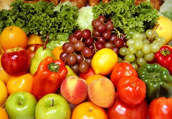 Kissenbezug frisches Obst und Gemüse © Julián Rovagnati