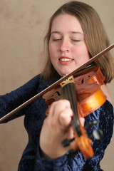 prettyl violinist