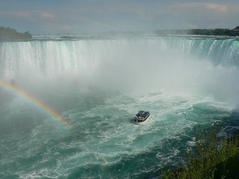 regenbogen am niagara-wasserfall
