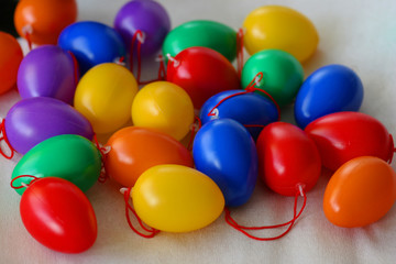 viele  bunte ostereier