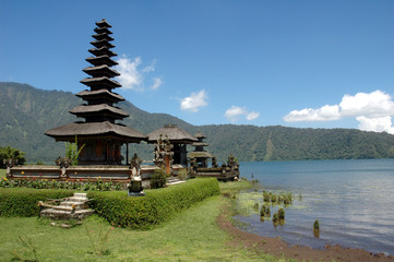 bedugul temple