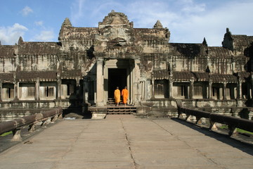 monks enter angkor