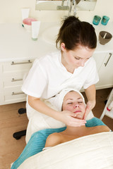 Obraz na płótnie Canvas facial massage