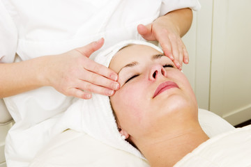Fototapeta na wymiar facial massage