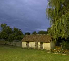 house at night - maison dans la nuit