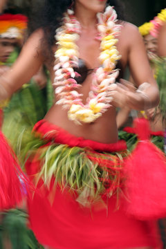 tahitian dancer