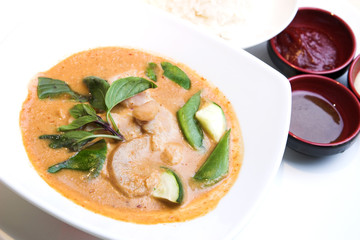 thai style red curry chicken