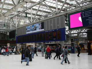 Papier Peint photo autocollant Gare railway station interior