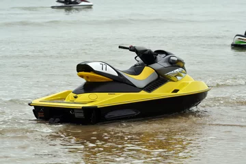 Schilderijen op glas gele jetski © philippe Devanne