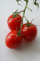 drei tomaten