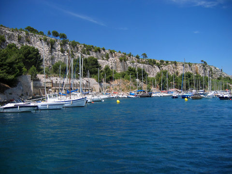 mooring yachts in the med