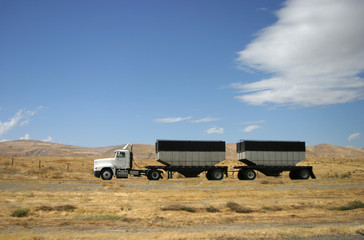 Fototapeta na wymiar truck transport