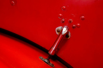 truck bonnet release