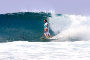 surfing maldives