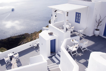 terrasse blanche à santorin