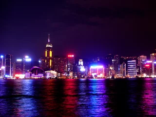 Papier Peint photo Hong Kong Hong Kong la nuit à travers la baie