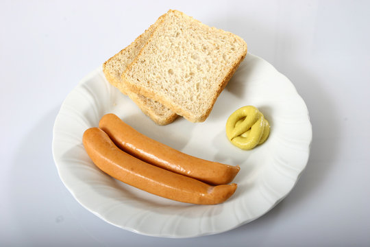 wienerli mit brot