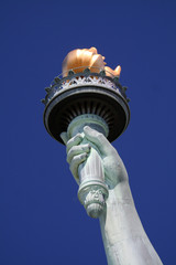 statue of liberty hand