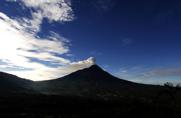 indonesia, java: merapi eruption, may 2006