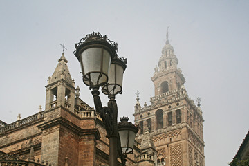 Fototapeta na wymiar Kathedrale i Sevilla