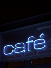 caf&eacute;