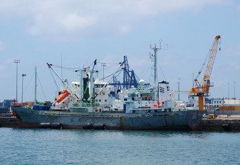 boat and lifting-crane