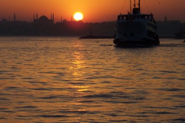 Fototapeta premium boat and sunset