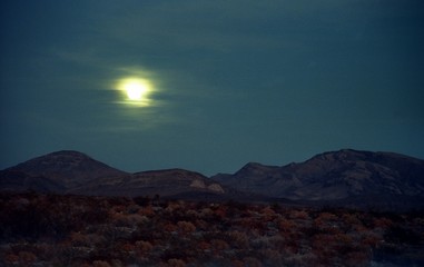 death valley moonrise