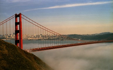 Fototapeta na wymiar San Francisco Golden Gate im Nebel