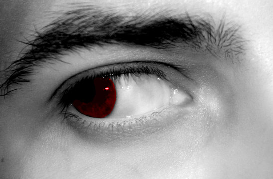 oeil rouge / red eye