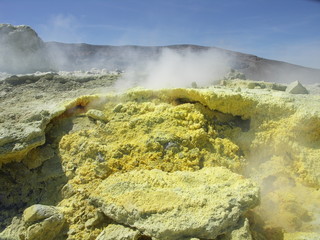 das rauchende schwefelfeld