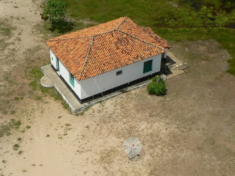 la maison et la parabole