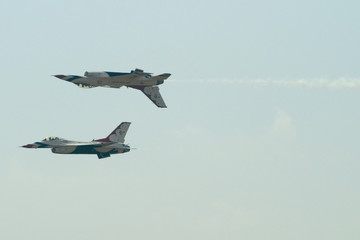 thunderbirds f-16 fighting falcon jets