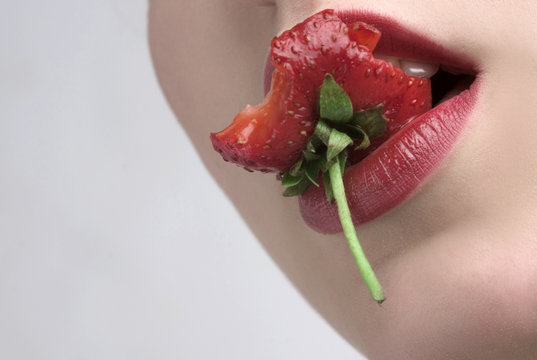 eating strawberry 4