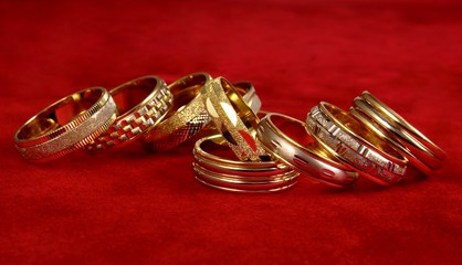 golden wedding rings03
