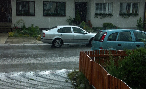 es regnet