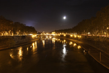 Fototapeta na wymiar the rome's river