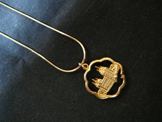 Fototapeta na wymiar salt lake temple necklace