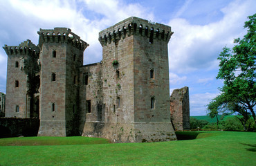 raglan castle ruins