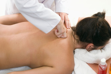 deep tissue massage - 885128