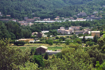 Fototapeta na wymiar village cévenol