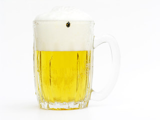 verre de bière et cocinelle