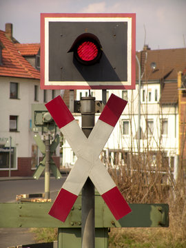 haltesignal mit andreaskreuz