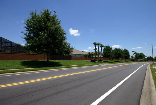 road in a residencial neighborhood