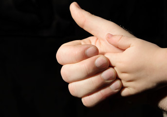 la main du p&egrave;re