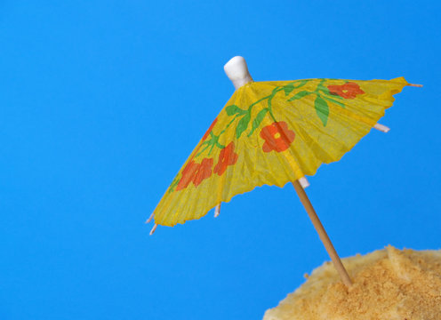luau party cupcake with umbrella