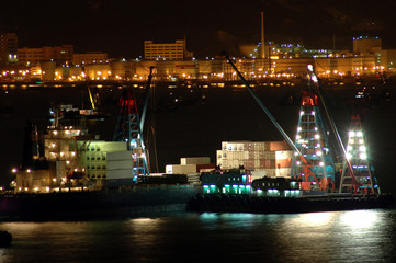 cargo ships work at night