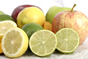 Obraz na płótnie Canvas close-up of lime and lemon slice 3