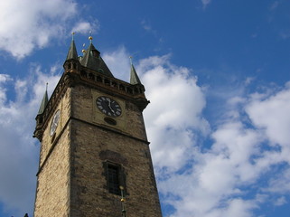 Fototapeta na wymiar wieża zegarowa