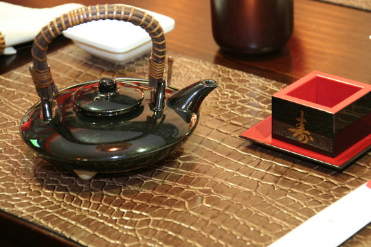 sake pot